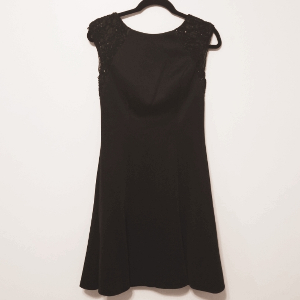 JS Boutique Sz 8 Embellished Sleeve Cocktail Dress